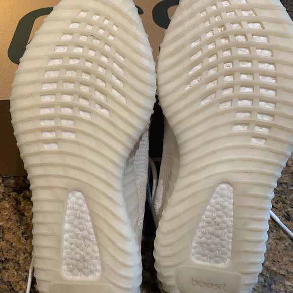 Adidas Yeezy Boost 350 V2 Low Bone - size 11 mens